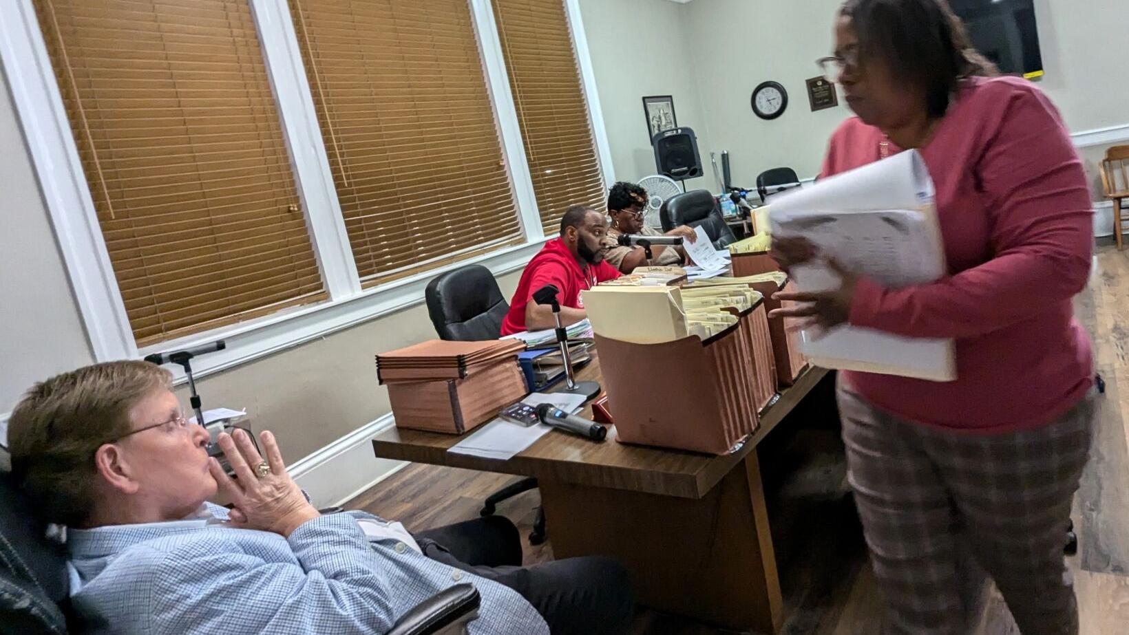 Aberdeen aldermen discuss 14% city council/legal budget overage